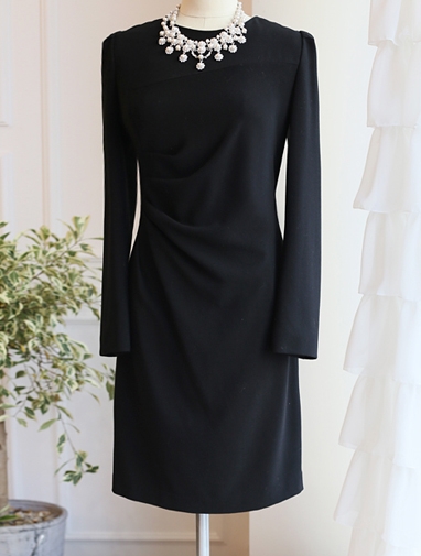 [대여]LYNN 셔링 블랙 드레스